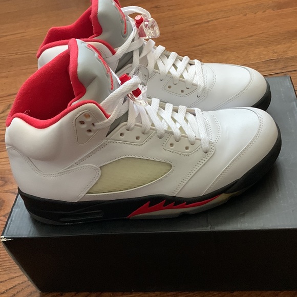 Jordan 5 Retro “Fire Reds” - Picture 4 of 8